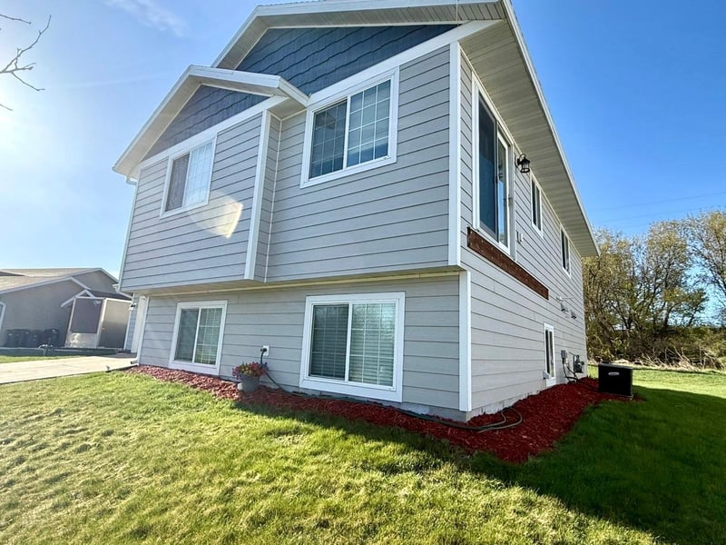 1170 Coakley St, Paynesville, MN 56362