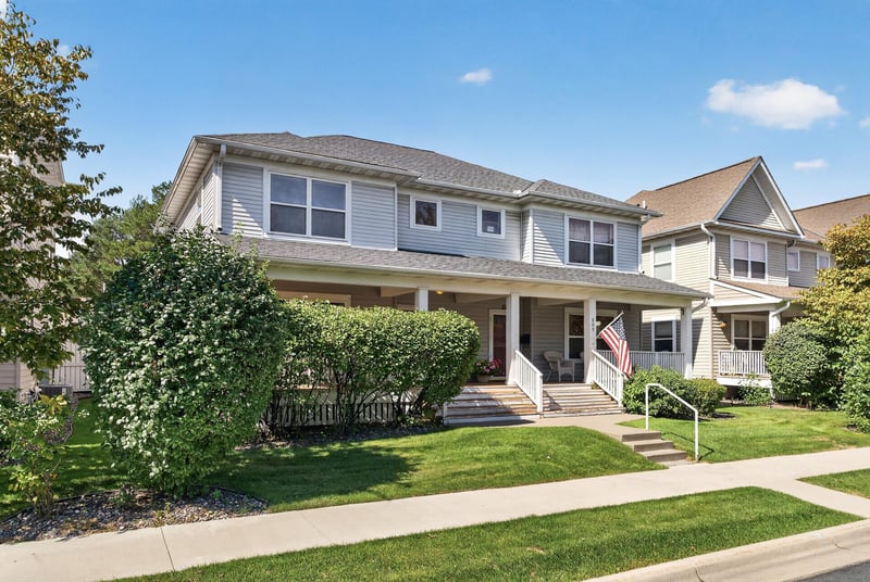 607 1st Ave NW, Osseo, MN 55369