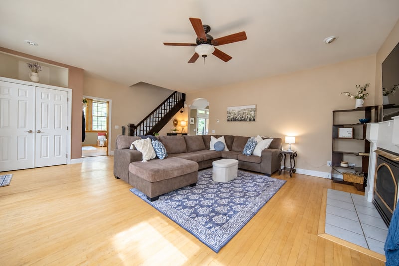 702 1st Ave NW, Chisholm, MN 55719