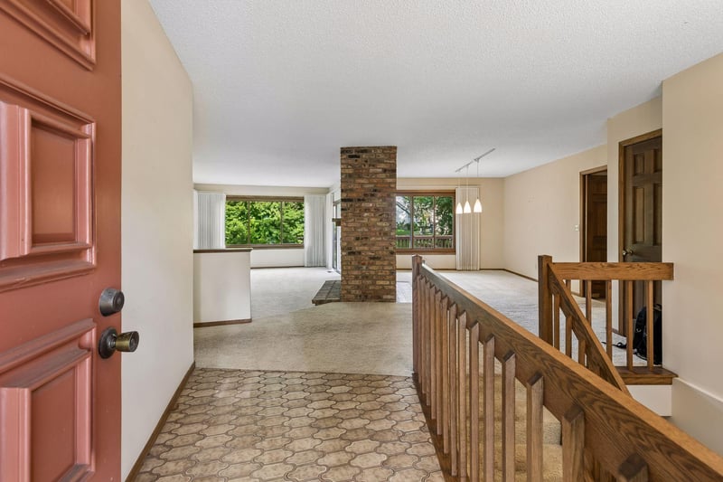 2716 Isle Royale Ct, Burnsville, MN 55337