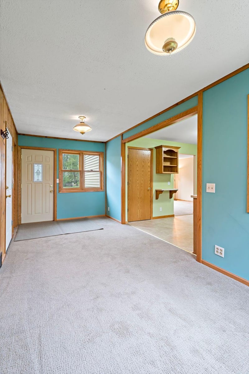56 East Rd, Circle Pines, MN 55014