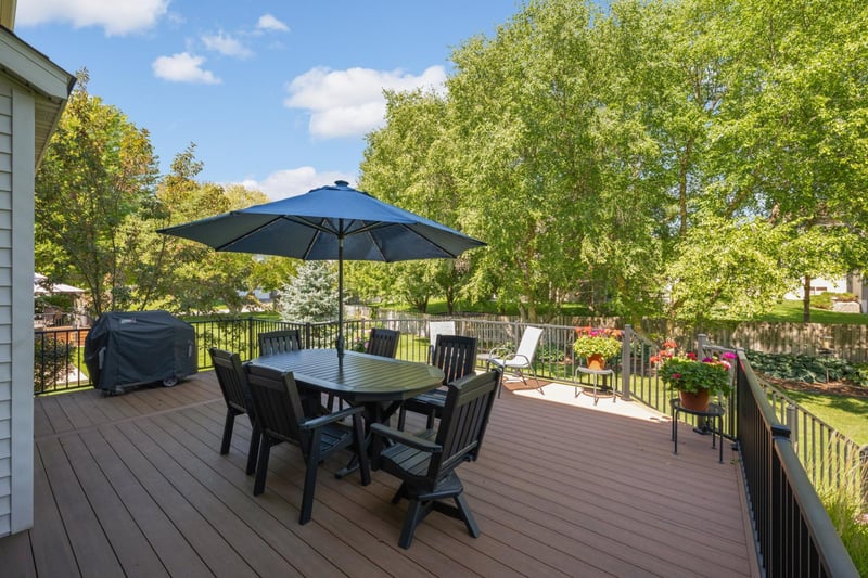 14105 Forest Ln, Apple Valley, MN 55124