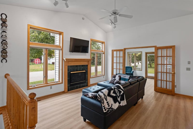 901 5th Ave NW, Buffalo, MN 55313