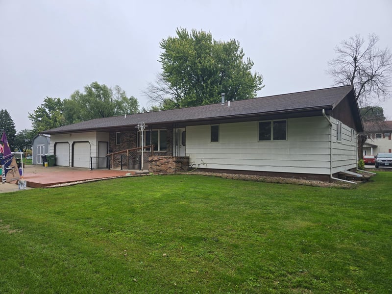 504 Circle Dr, Rushmore, MN 56168