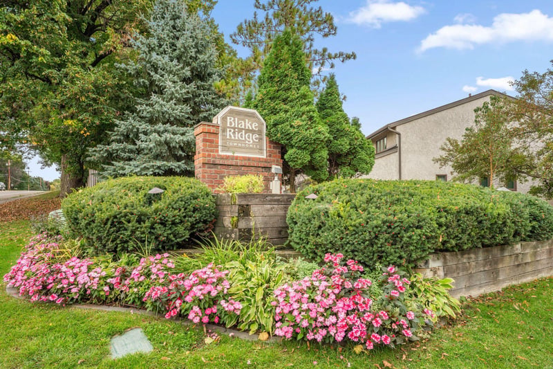 6121 Blake Ridge Rd, Edina, MN 55436