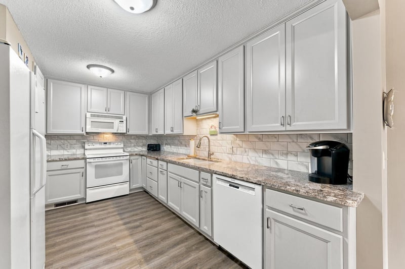 6121 Blake Ridge Rd, Edina, MN 55436