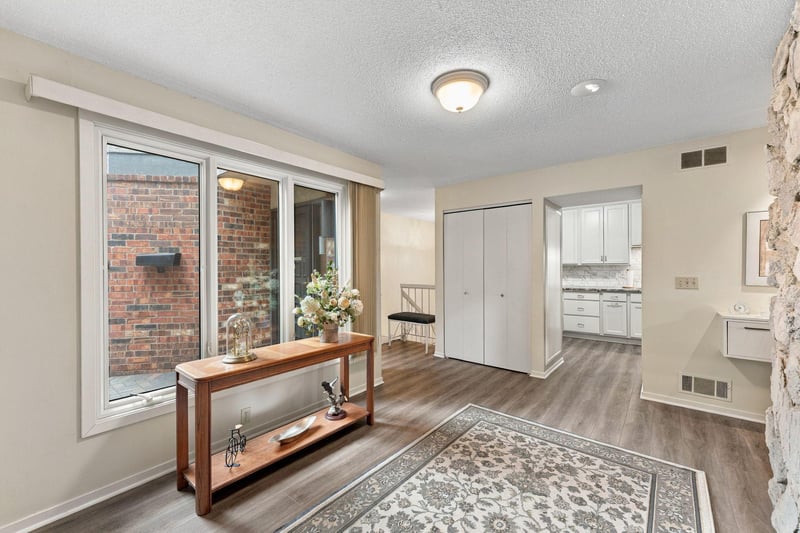 6121 Blake Ridge Rd, Edina, MN 55436