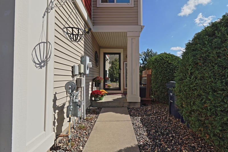 2716 135th St W, Rosemount, MN 55068