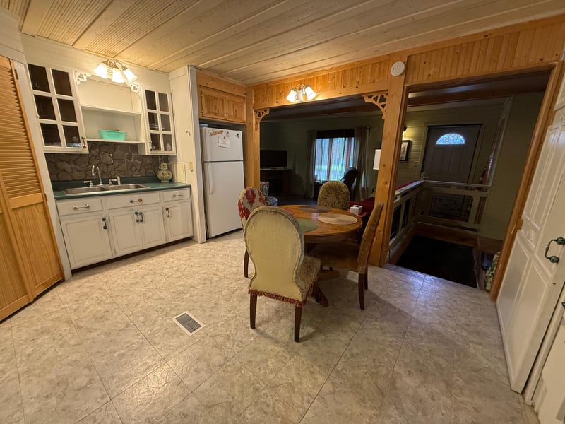 205 2nd St, Shelly, MN 56581
