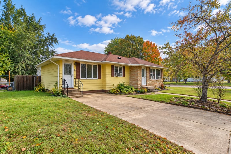 821 3rd Ave NE, Staples, MN 56479