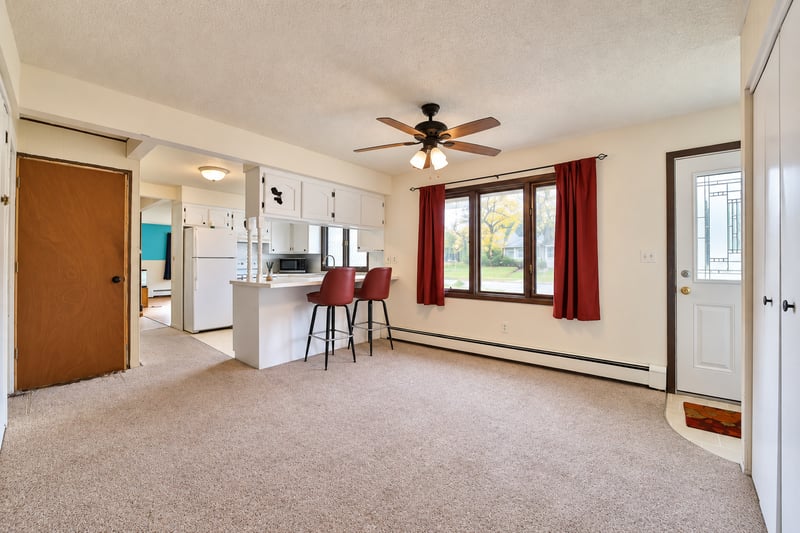 821 3rd Ave NE, Staples, MN 56479