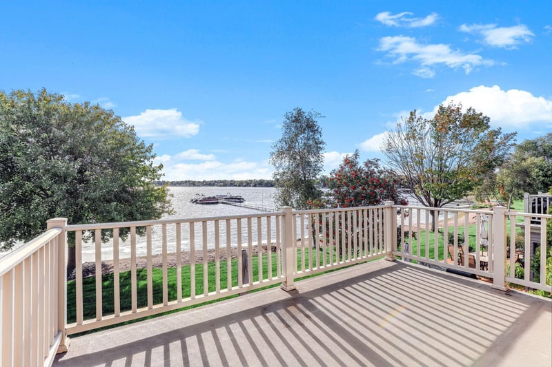 59 1st St SE, Forest Lake, MN 55025
