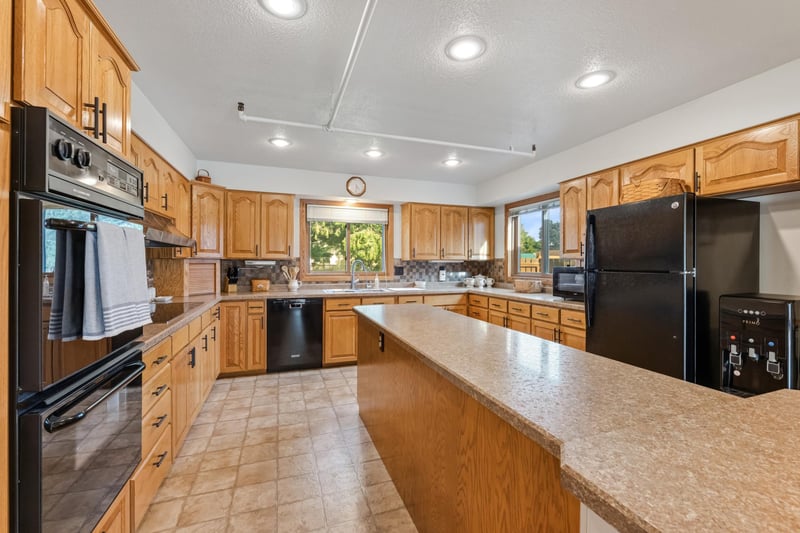 109 S Winnebago St, Caledonia, MN 55921