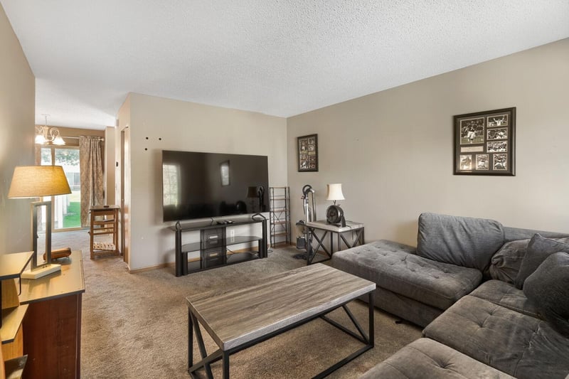 15521 Float Ln #150, Apple Valley, MN 55124