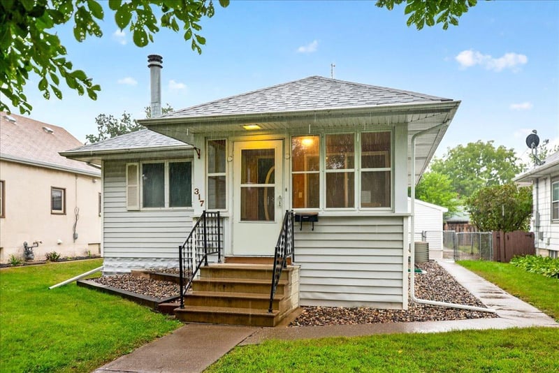 317 6th Ave S, South Saint Paul, MN 55075