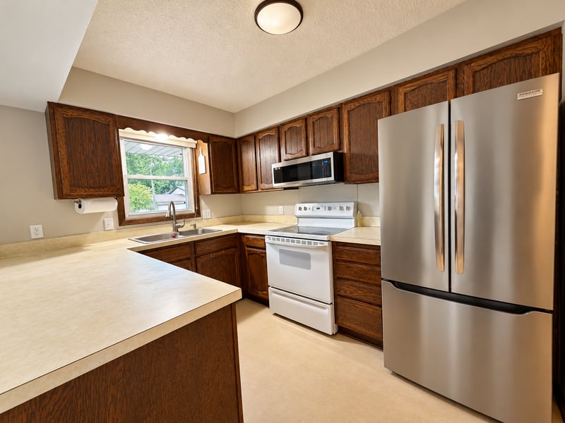 408 17th Ave NE, Waseca, MN 56093