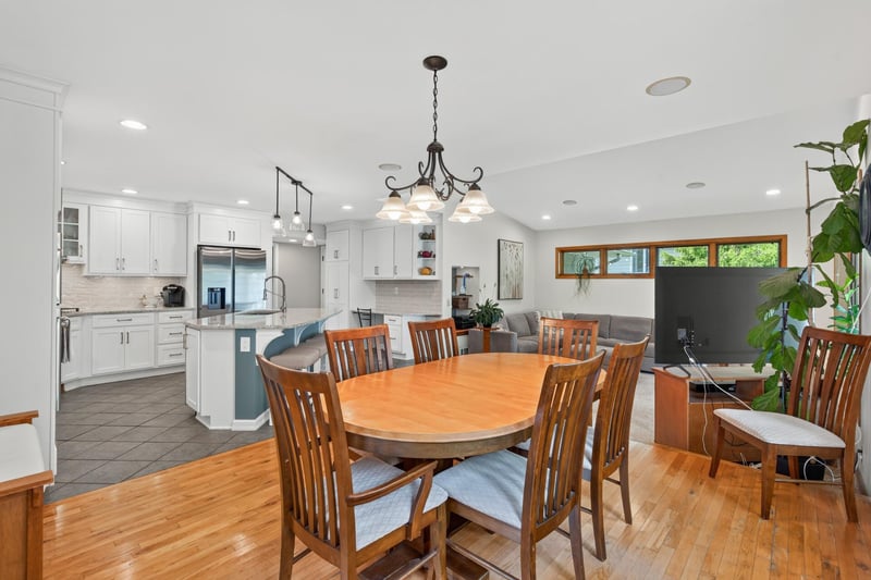 235 W Park Rd, Hopkins, MN 55343