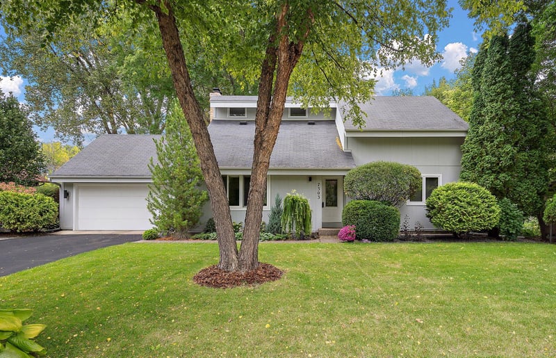 7303 Green Ridge Dr, Eden Prairie, MN 55346