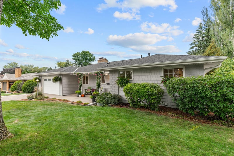 3322 Belden Dr NE, Saint Anthony, MN 55418