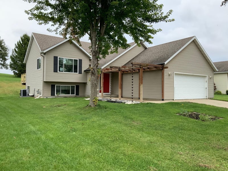 5261 51st St NW, Rochester, MN 55901