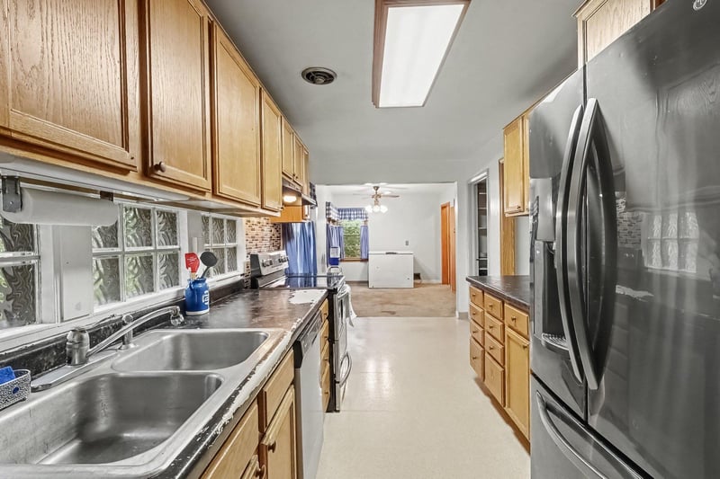 849 8th Ave SW, Faribault, MN 55021