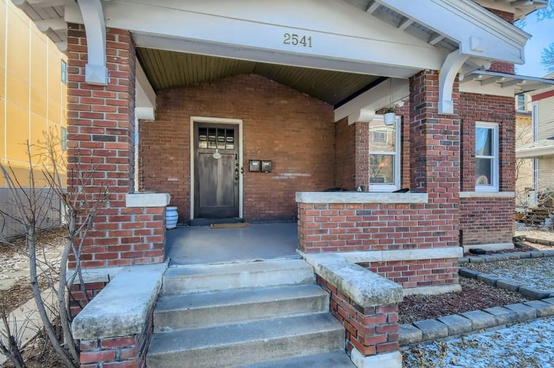 2541 3rd Ave S, Minneapolis, MN 55404