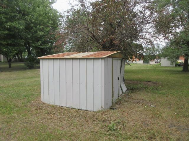 1029 Elm Ave, Hallock, MN 56728