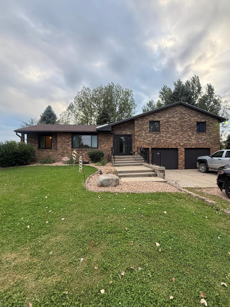 58533 243rd St, Litchfield, MN 55355