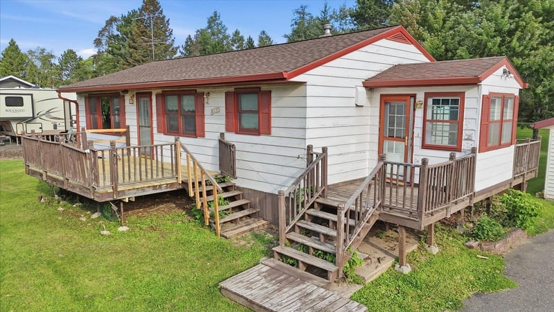 8739 3rd St S, Iron, MN 55751
