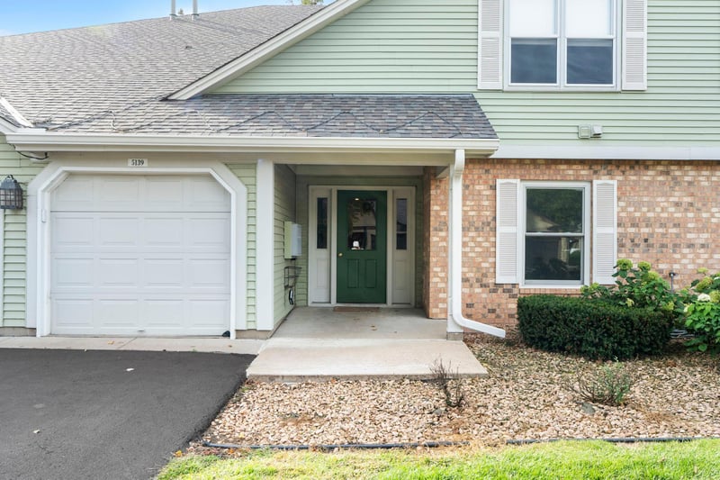 5137 Balmoral Ln, Bloomington, MN 55437
