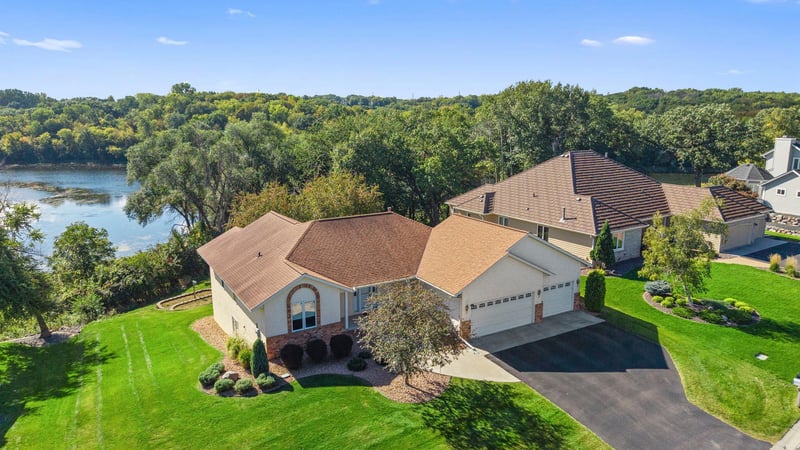 1588 Blackhawk Lake Dr, Eagan, MN 55122