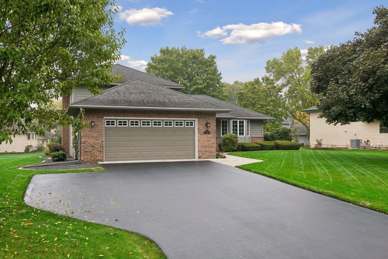 15019 Village Woods Dr, Eden Prairie, MN 55347