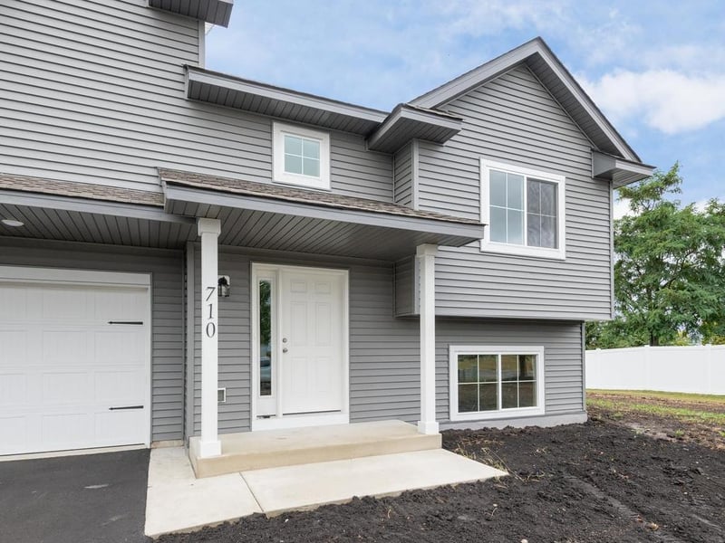 710 Erin Cir, Green Isle, MN 55338