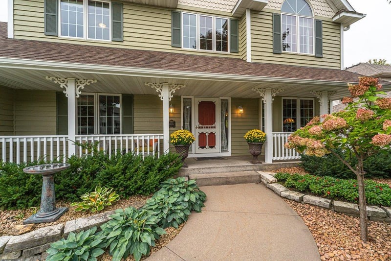 14042 Forest Ln, Apple Valley, MN 55124