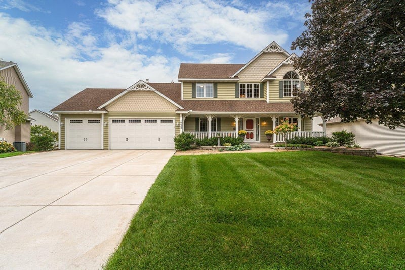 14042 Forest Ln, Apple Valley, MN 55124
