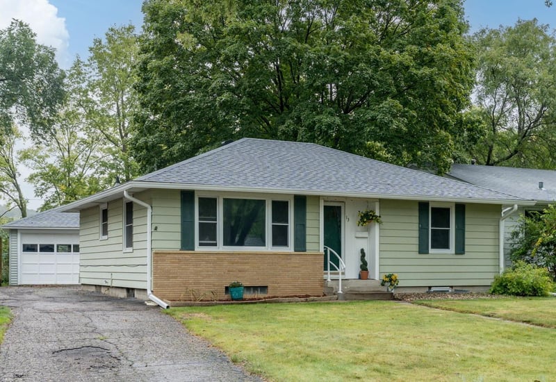 13 Southview Dr, Mankato, MN 56001