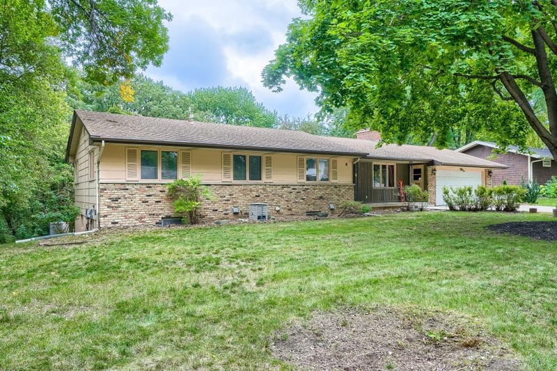 6525 Sherwood Ave, Edina, MN 55435