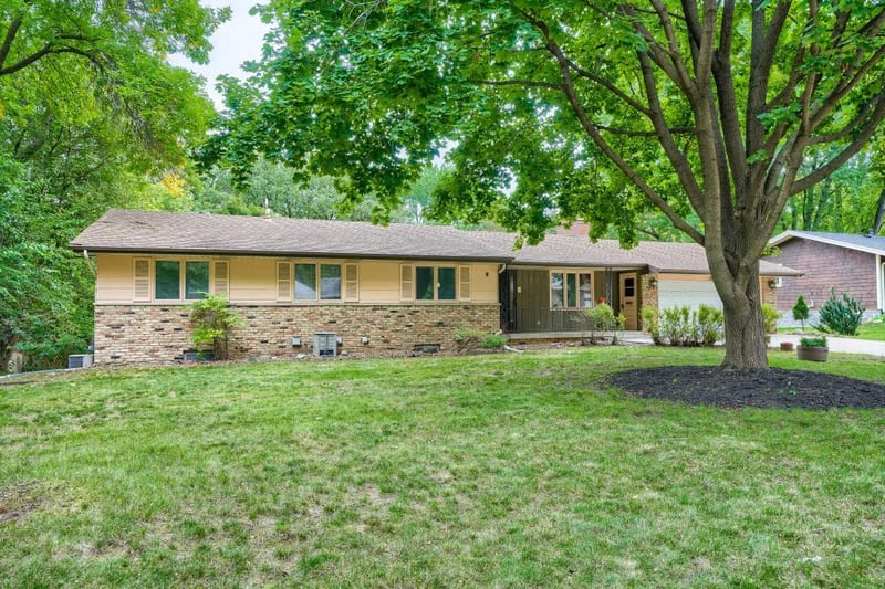 6525 Sherwood Ave, Edina, MN 55435