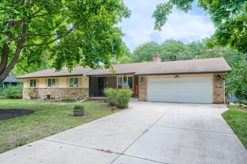 6525 Sherwood Ave, Edina, MN 55435