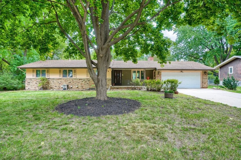 6525 Sherwood Ave, Edina, MN 55435