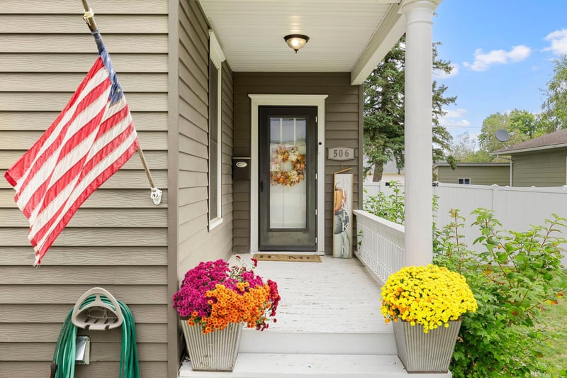 506 N 7th St, Lake City, MN 55041