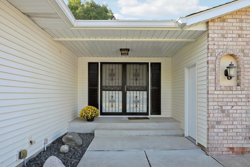 10632 Daisy Cir, Bloomington, MN 55438