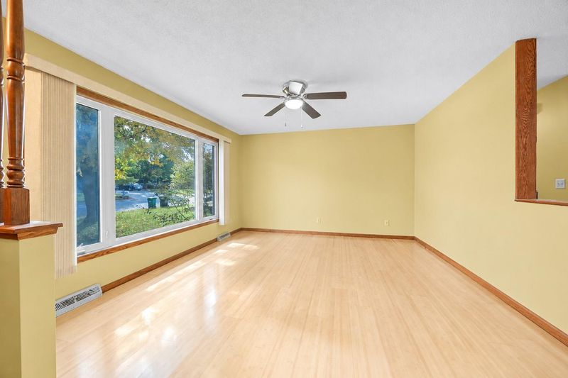305 Wacker Dr, Glencoe, MN 55336