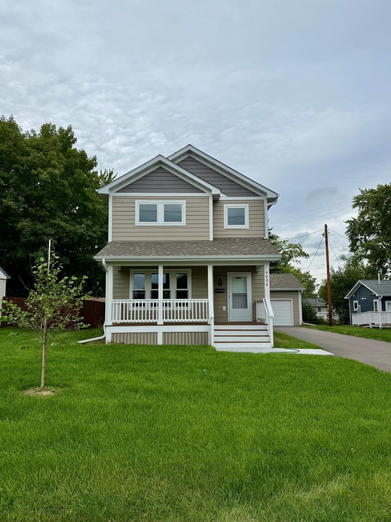 9034 Park Ave S, Bloomington, MN 55420