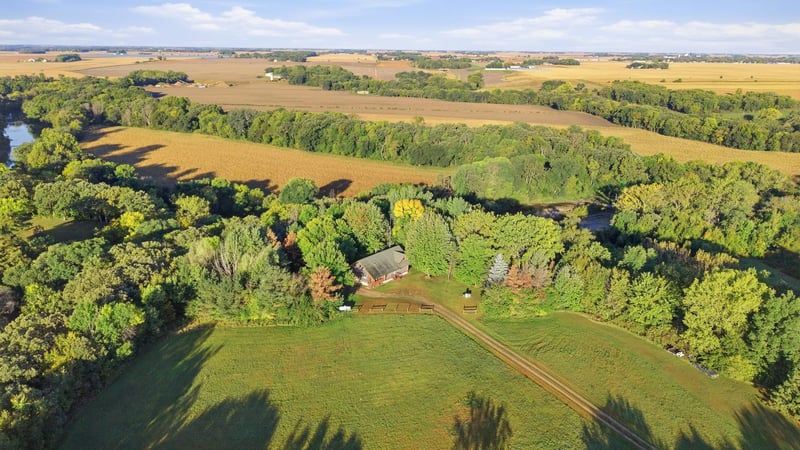 21307 County Road 10, Sleepy Eye, MN 56085
