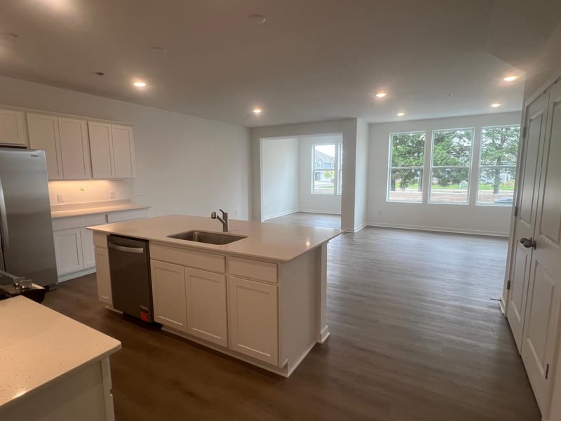 22136 Harvest Ave, Rogers, MN 55374