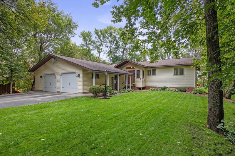 61856 193rd St, Litchfield, MN 55355