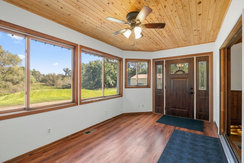 11966 235th St E, Lakeville, MN 55044