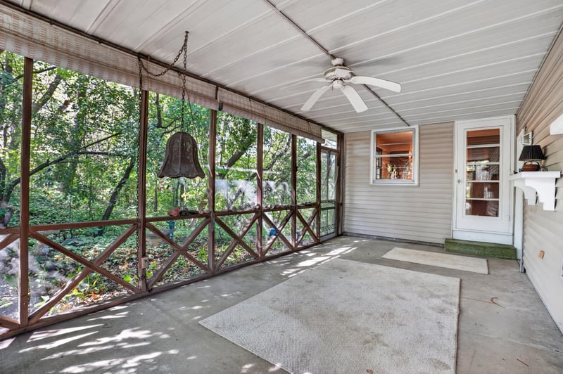 405 Unique Dr, Burnsville, MN 55337