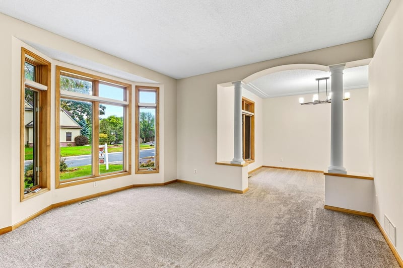 2413 Bridle Creek Trl, Chanhassen, MN 55317
